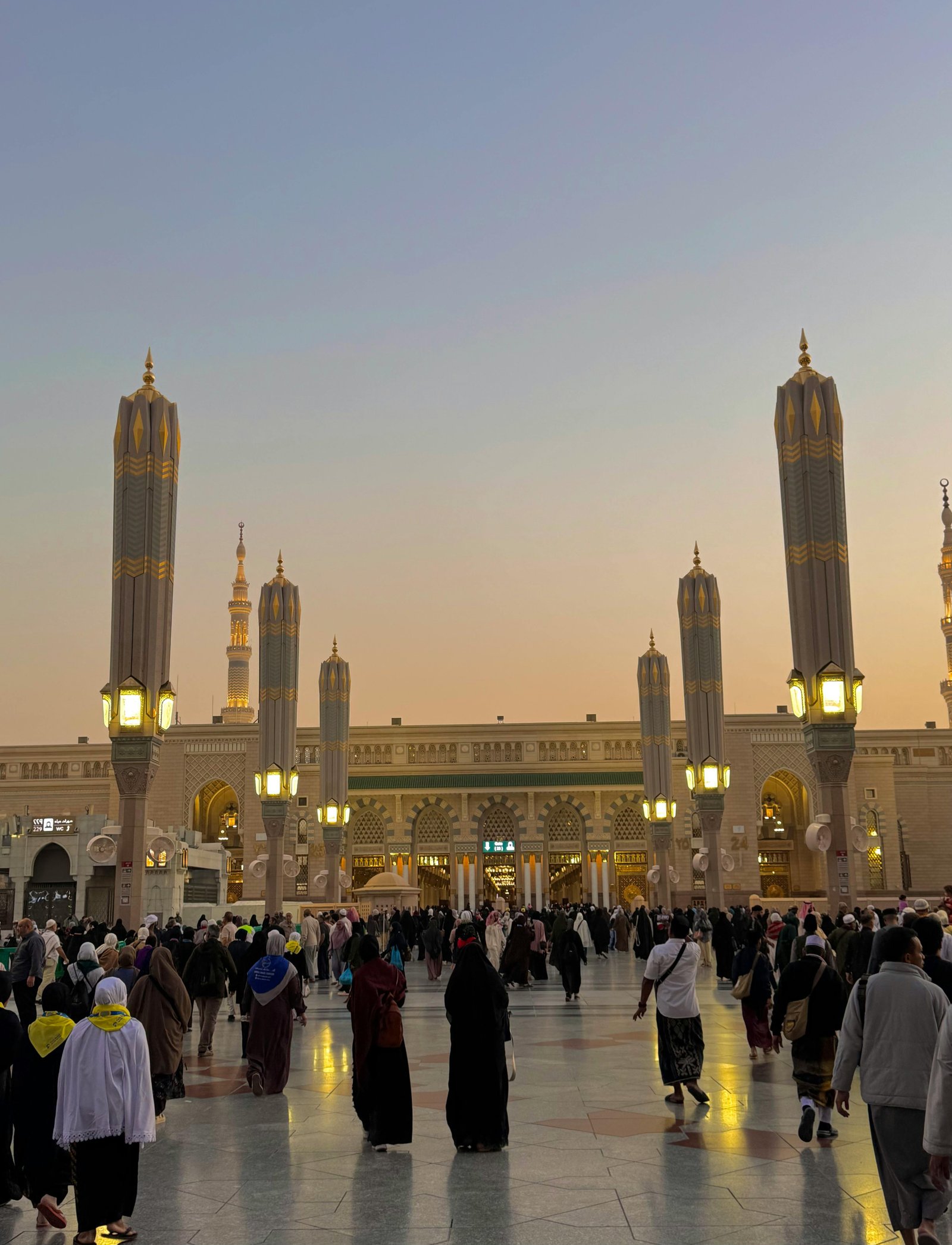 Taxi service in Al Haram Saudi Arabia